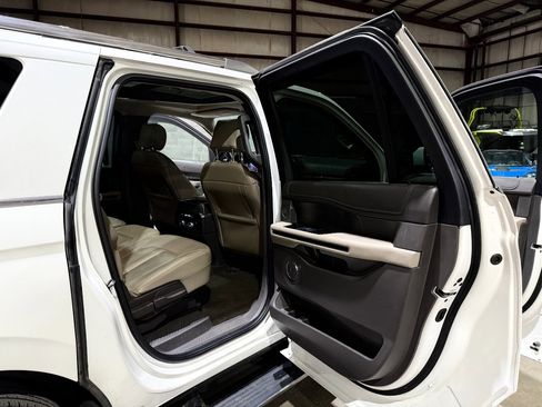 Used 2020 Ford Expedition Max Limited w/ Equipment Group 301A AWD/4WD image 21