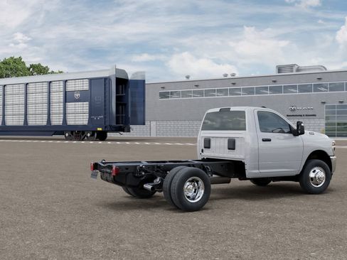 New 2026 RAM 3500 Tradesman w/ Chrome Appearance Group A AWD/4WD image 4