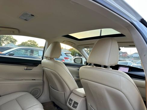 Used 2013 Lexus ES 350 w/ Luxury Pkg FWD image 33