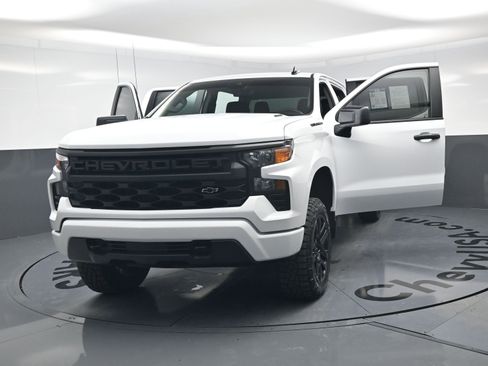 Used 2025 Chevrolet Silverado 1500 Custom w/ Turbomax Blackout Package AWD/4WD image 23