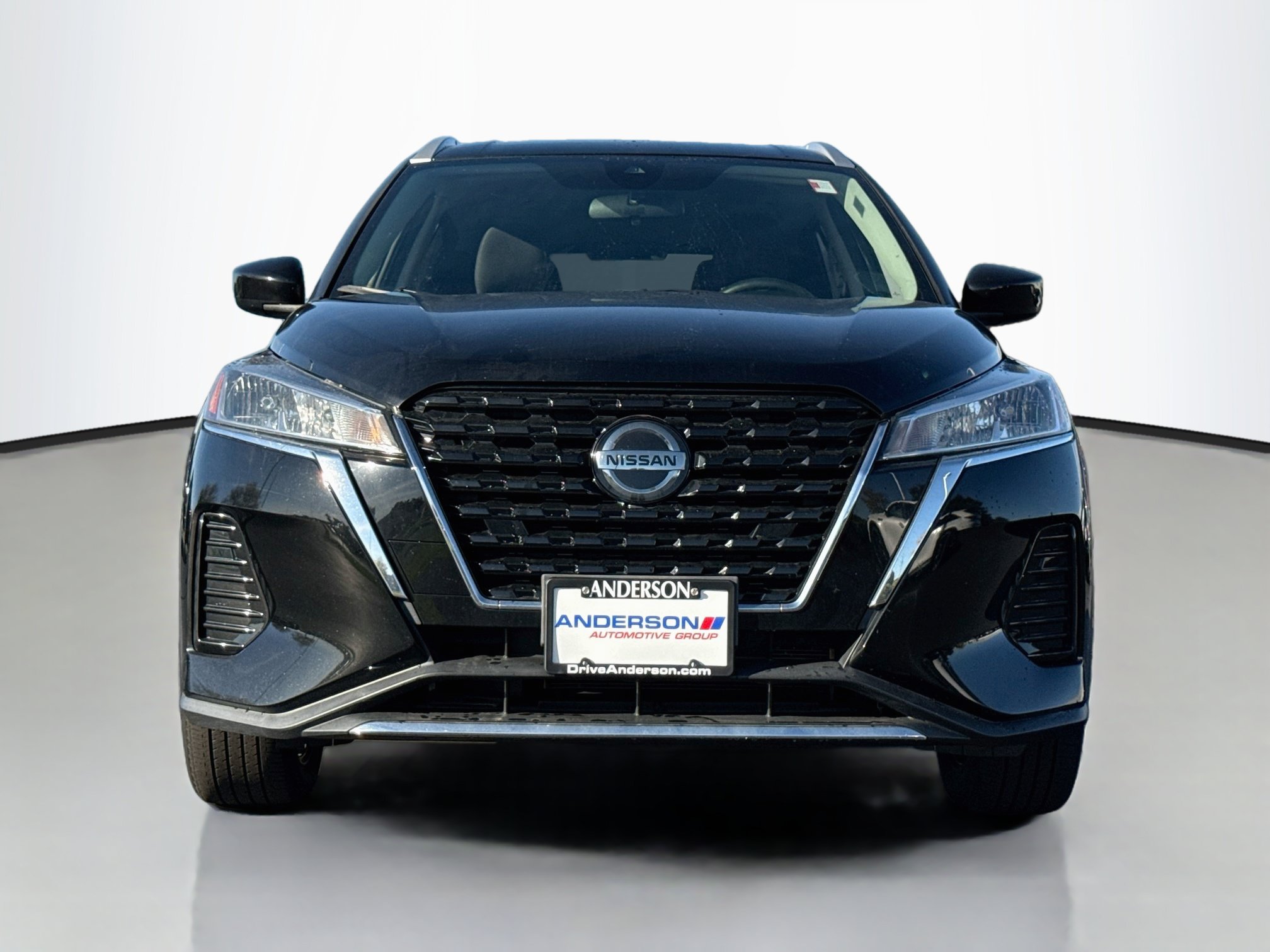 Used 2021 Nissan Kicks SV FWD image 2