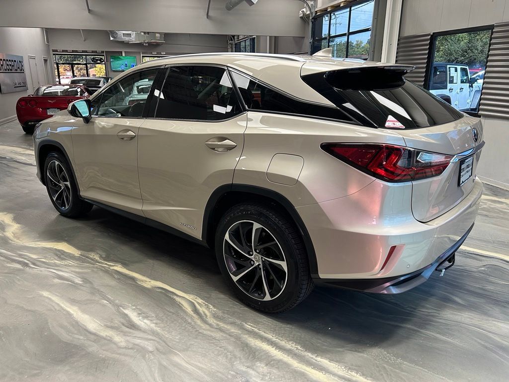 Used 2017 Lexus RX 450h AWD image 38