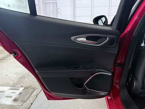 Used 2022 Alfa Romeo Giulia Veloce image 23