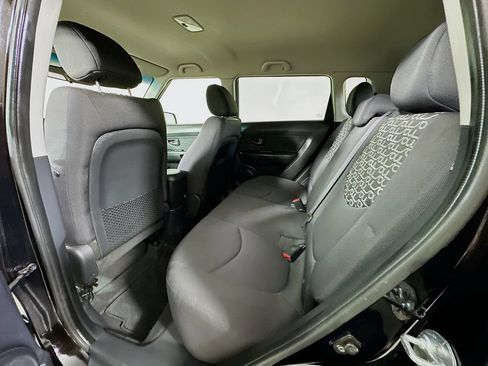 Used 2011 Kia Soul + w/ Audio Pkg FWD image 4