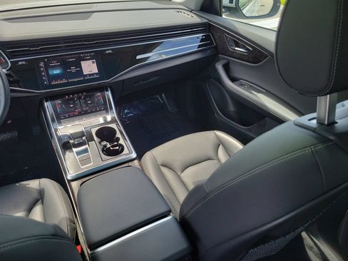 Certified 2023 Audi Q8 Premium Plus w/ Premium Plus Package AWD/4WD image 24