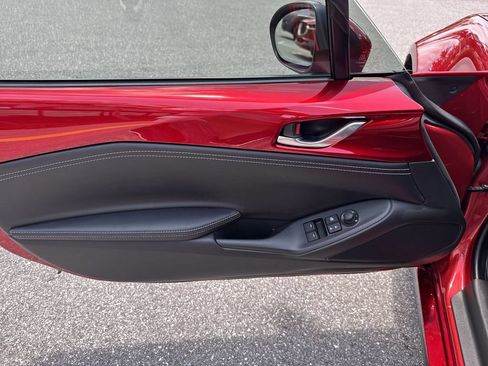 Certified 2025 MAZDA MX-5 Miata RF Grand Touring RWD image 37