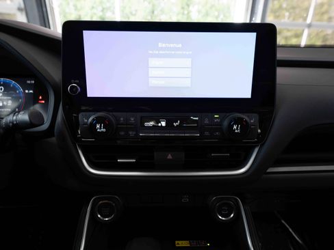 Used 2025 Toyota Grand Highlander AWD image 17