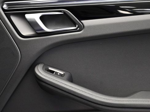 Certified 2026 Porsche Macan AWD/4WD image 53