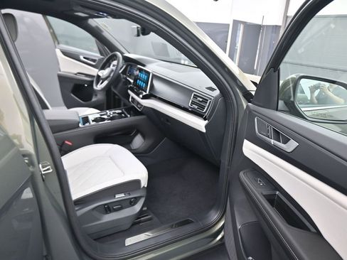 New 2026 Volkswagen Atlas Cross Sport SEL Premium R-Line AWD/4WD image 43