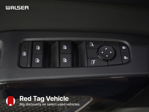 Used 2025 Nissan Pathfinder SV AWD/4WD image 21
