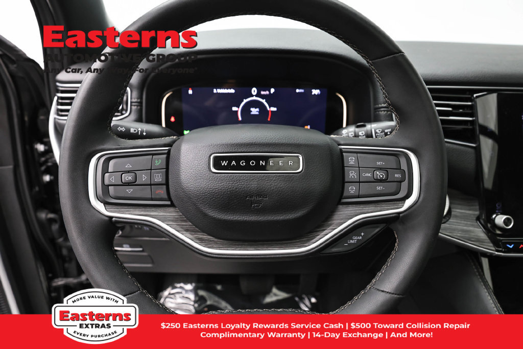 Used 2024 Jeep Wagoneer Series III w/ Premium Group I AWD/4WD image 11