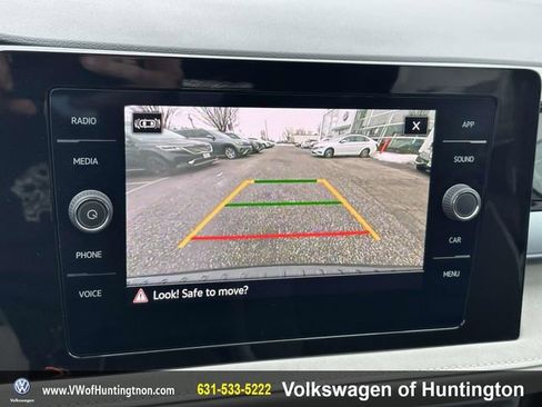 Certified 2025 Volkswagen Taos SE w/ Panoramic Sunroof Package image 37