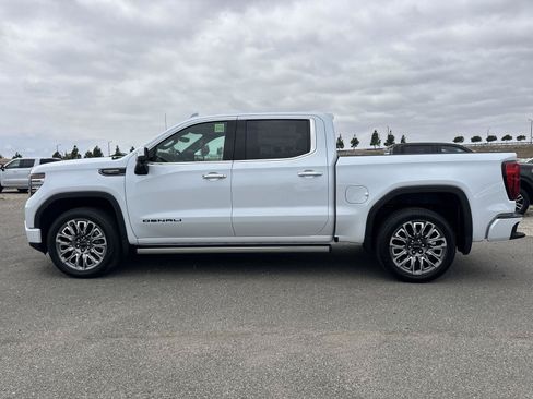 New 2026 GMC Sierra 1500 Denali Ultimate w/ LPO, Black Badging Package AWD/4WD image 5