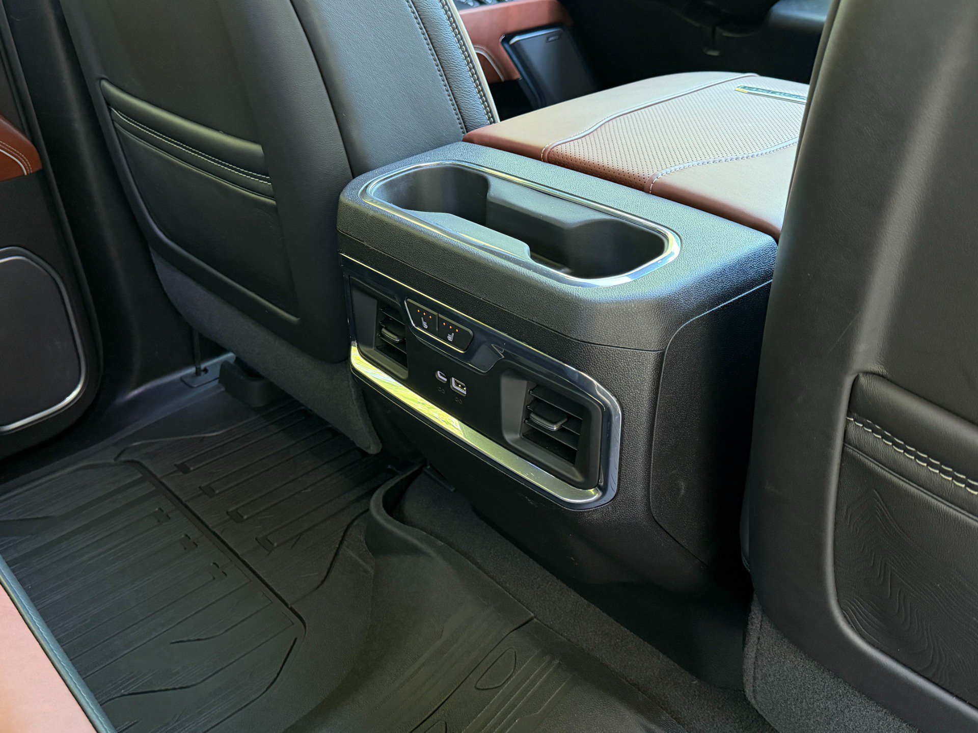 Used 2024 GMC Sierra 3500 Denali Ultimate AWD/4WD image 51