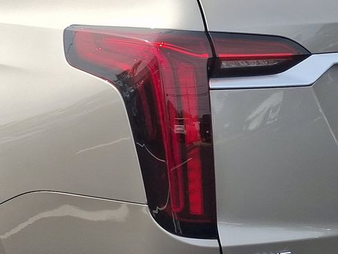 Used 2022 Cadillac XT6 Premium Luxury image 11