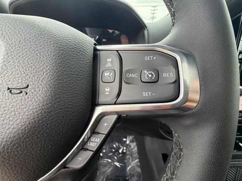 Used 2025 RAM 2500 Laramie AWD/4WD image 30