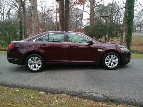 Used 2011 Ford Taurus SEL w/ 201A Rapid Spec Order Code image 4