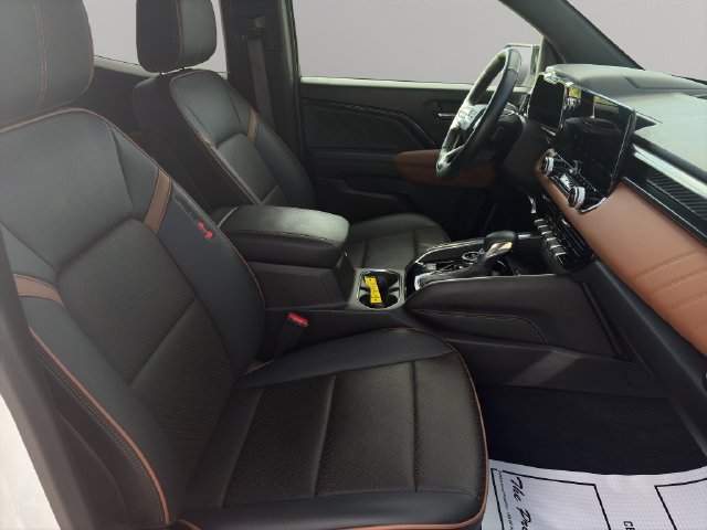 Used 2024 GMC Canyon AT4 w/ AT4 Premium Package AWD/4WD image 18