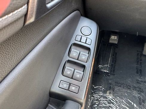 Used 2019 Chevrolet Suburban Premier AWD/4WD image 32