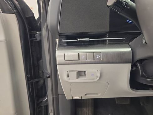 Used 2025 Hyundai Kona SEL AWD/4WD image 32