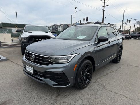 Used 2023 Volkswagen Tiguan SE R-Line FWD image 1