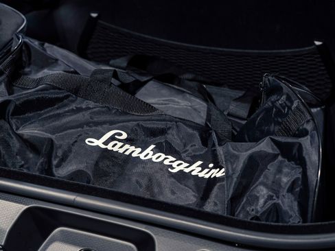 Used 2025 Lamborghini Revuelto AWD/4WD image 59