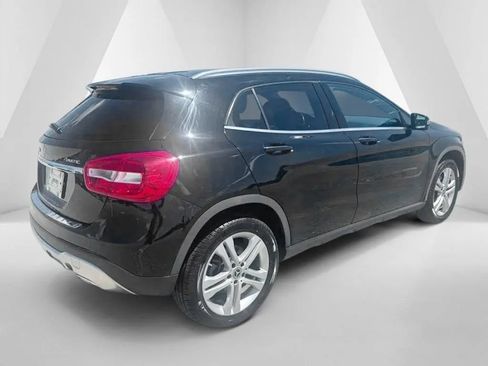 Used 2018 Mercedes-Benz GLA 250 4MATIC image 7