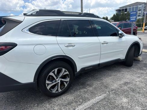 Used 2020 Subaru Outback Touring w/ Popular Package #2 AWD/4WD image 3
