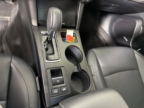 Used 2019 Subaru Outback 2.5i Limited AWD/4WD image 17