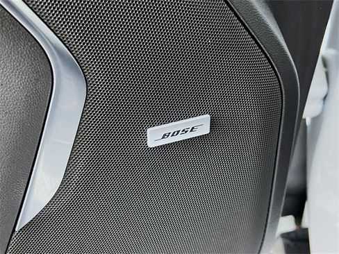 Used 2023 GMC Yukon SLT w/ SLT Premium Package image 35