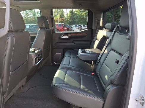 Used 2024 GMC Sierra 1500 Denali AWD/4WD image 10