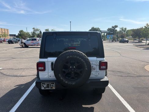 Used 2022 Jeep Wrangler Sport AWD/4WD image 8