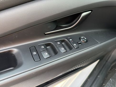 New 2025 Hyundai Elantra SEL FWD image 31