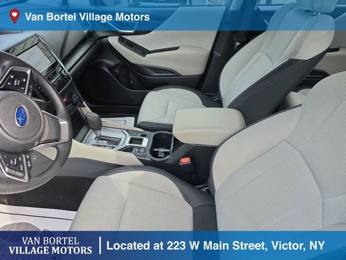 Used 2022 Subaru Forester AWD/4WD image 10
