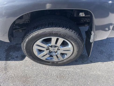 Used 2015 Toyota Tacoma 4x4 Double Cab w/ Limited Package image 12