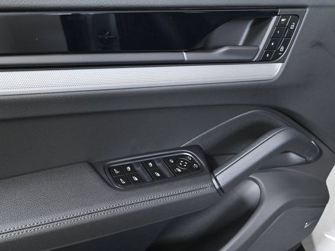 Certified 2026 Porsche Cayenne Coupe AWD/4WD image 6