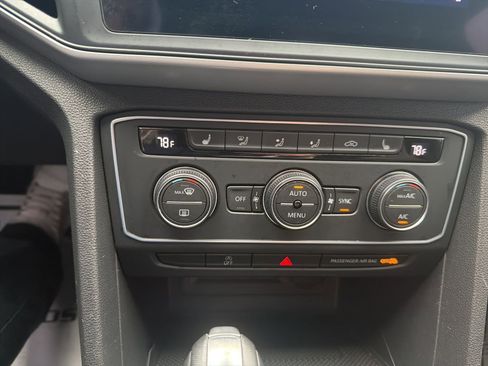 Used 2021 Volkswagen Atlas Cross Sport SE w/ Panoramic Sunroof Package image 15