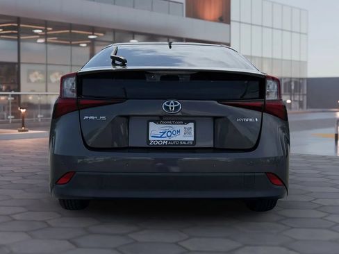 Used 2019 Toyota Prius LE w/ Carpet Mat Package FWD image 6