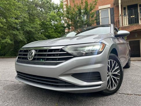 Used 2020 Volkswagen Jetta SE FWD image 2