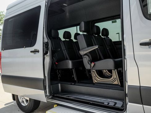 Used 2025 Mercedes-Benz Sprinter 2500 image 11