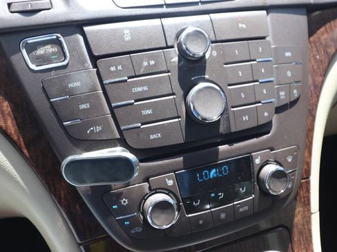 Used 2013 Buick Regal Premium FWD image 20