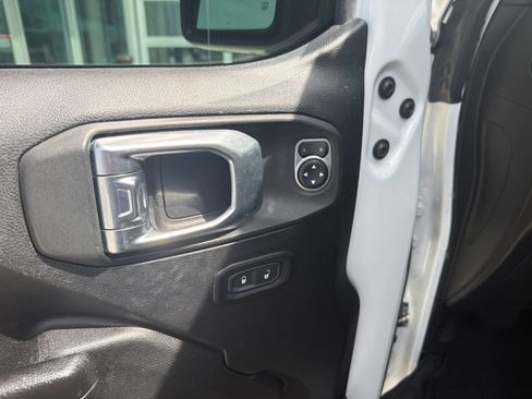 Used 2020 Jeep Wrangler Sport AWD/4WD image 13