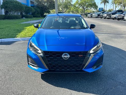 Used 2025 Nissan Altima 2.5 SR image 2