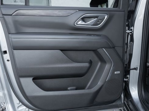 Used 2024 Chevrolet Suburban LT image 42