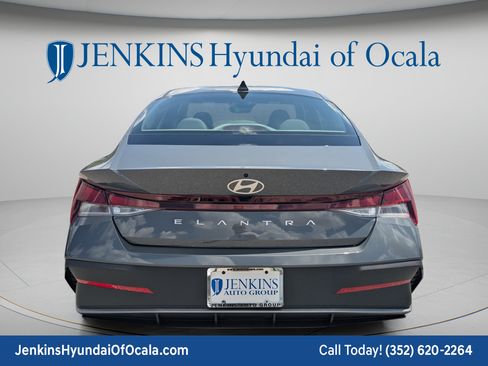 New 2026 Hyundai Elantra SE FWD image 5