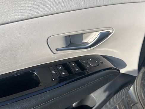 Used 2025 Hyundai Tucson Limited image 9