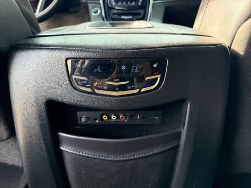 Used 2016 Cadillac Escalade ESV Platinum image 18