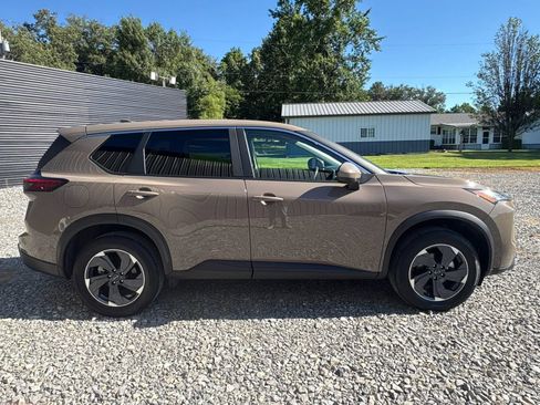 Used 2025 Nissan Rogue SV FWD image 7