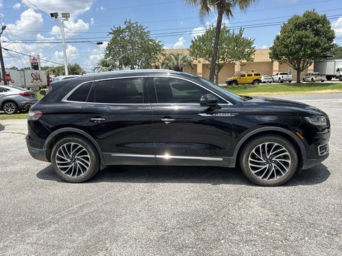 Used 2019 Lincoln Nautilus Reserve FWD image 6