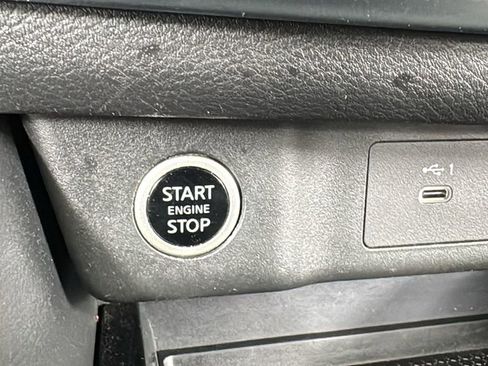 Used 2023 Nissan Rogue S image 23